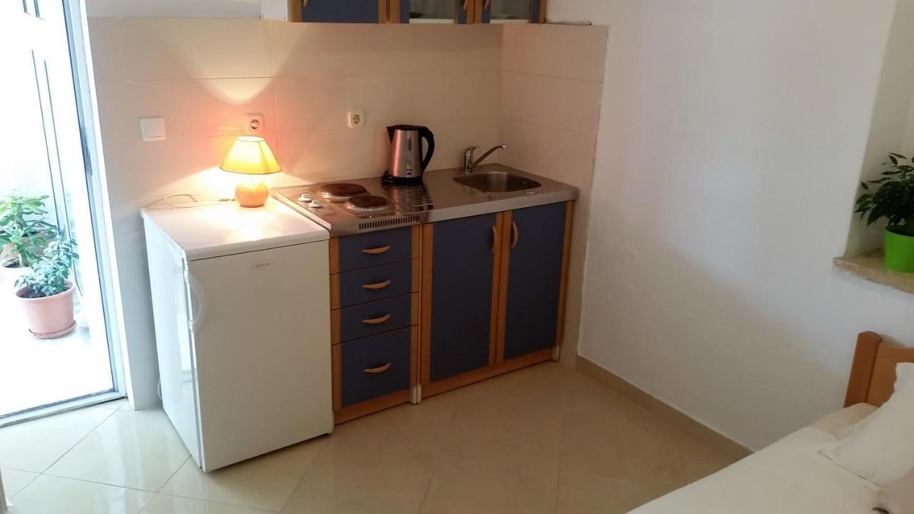 Guesthouse Iva ฮวาร์ ภายนอก รูปภาพ