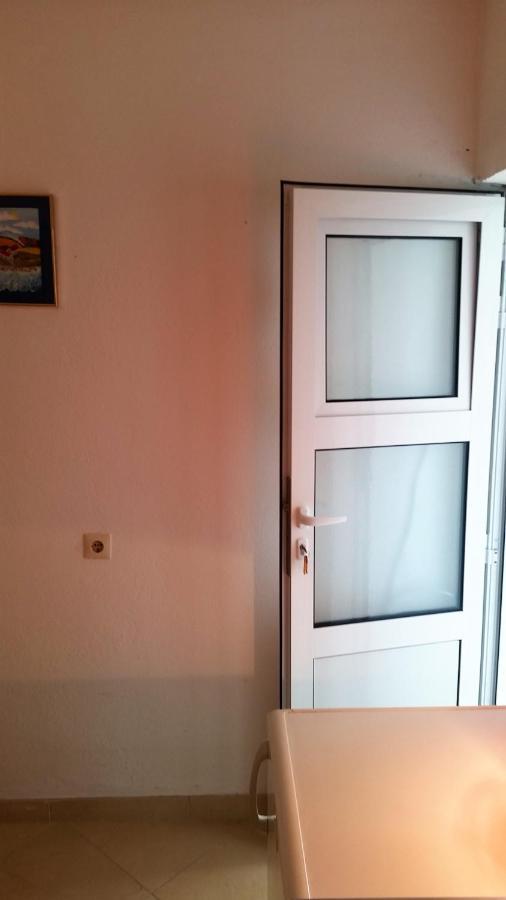 Guesthouse Iva ฮวาร์ ภายนอก รูปภาพ