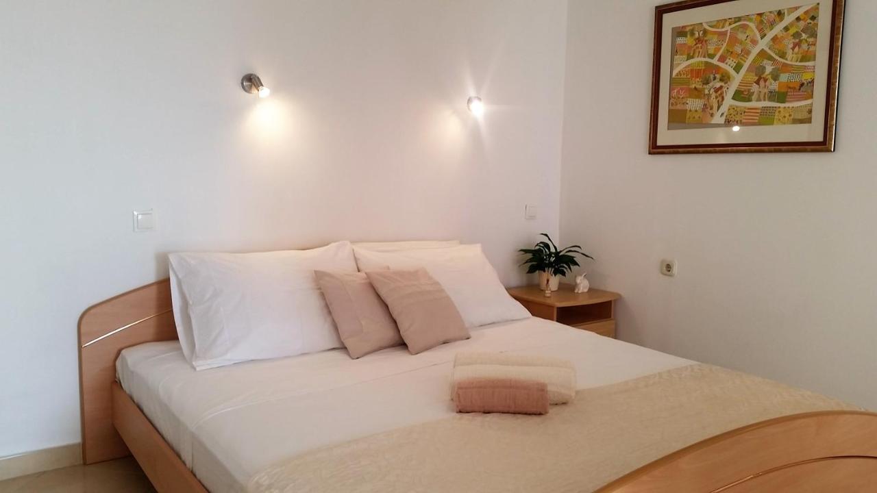 Guesthouse Iva ฮวาร์ ภายนอก รูปภาพ