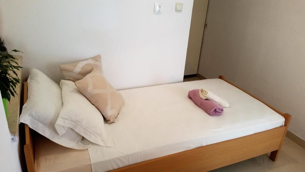 Guesthouse Iva ฮวาร์ ภายนอก รูปภาพ
