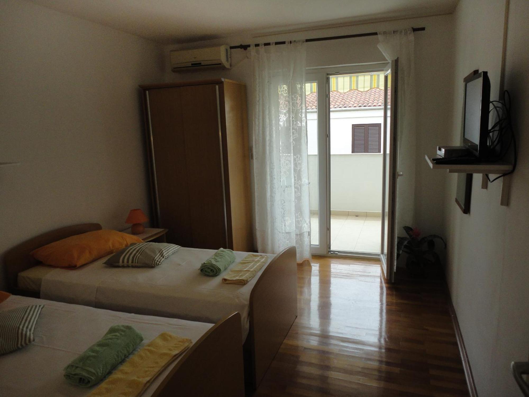 Guesthouse Iva ฮวาร์ ภายนอก รูปภาพ