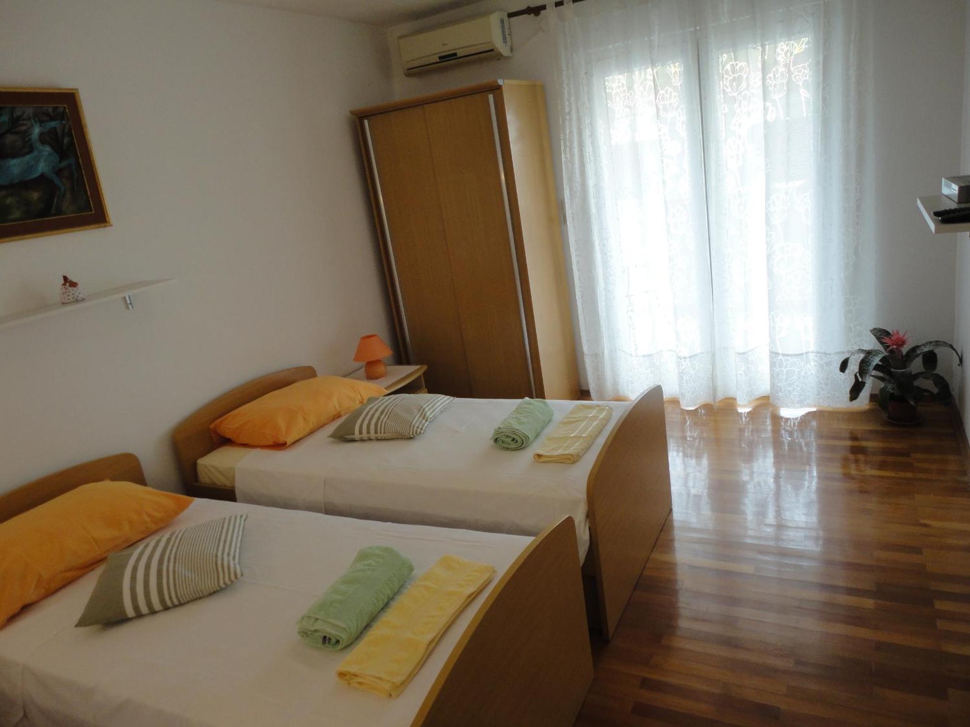 Guesthouse Iva ฮวาร์ ภายนอก รูปภาพ