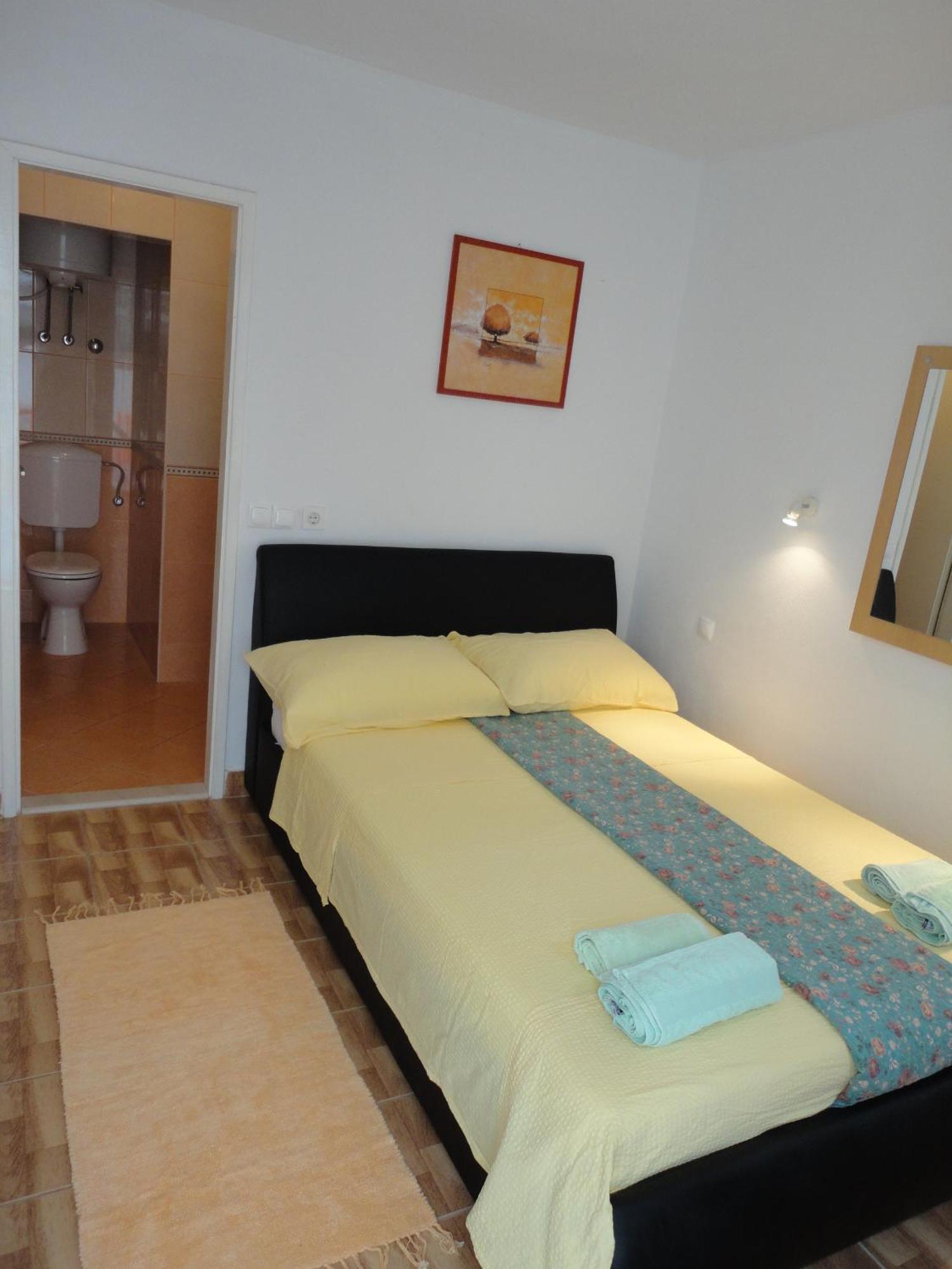 Guesthouse Iva ฮวาร์ ภายนอก รูปภาพ