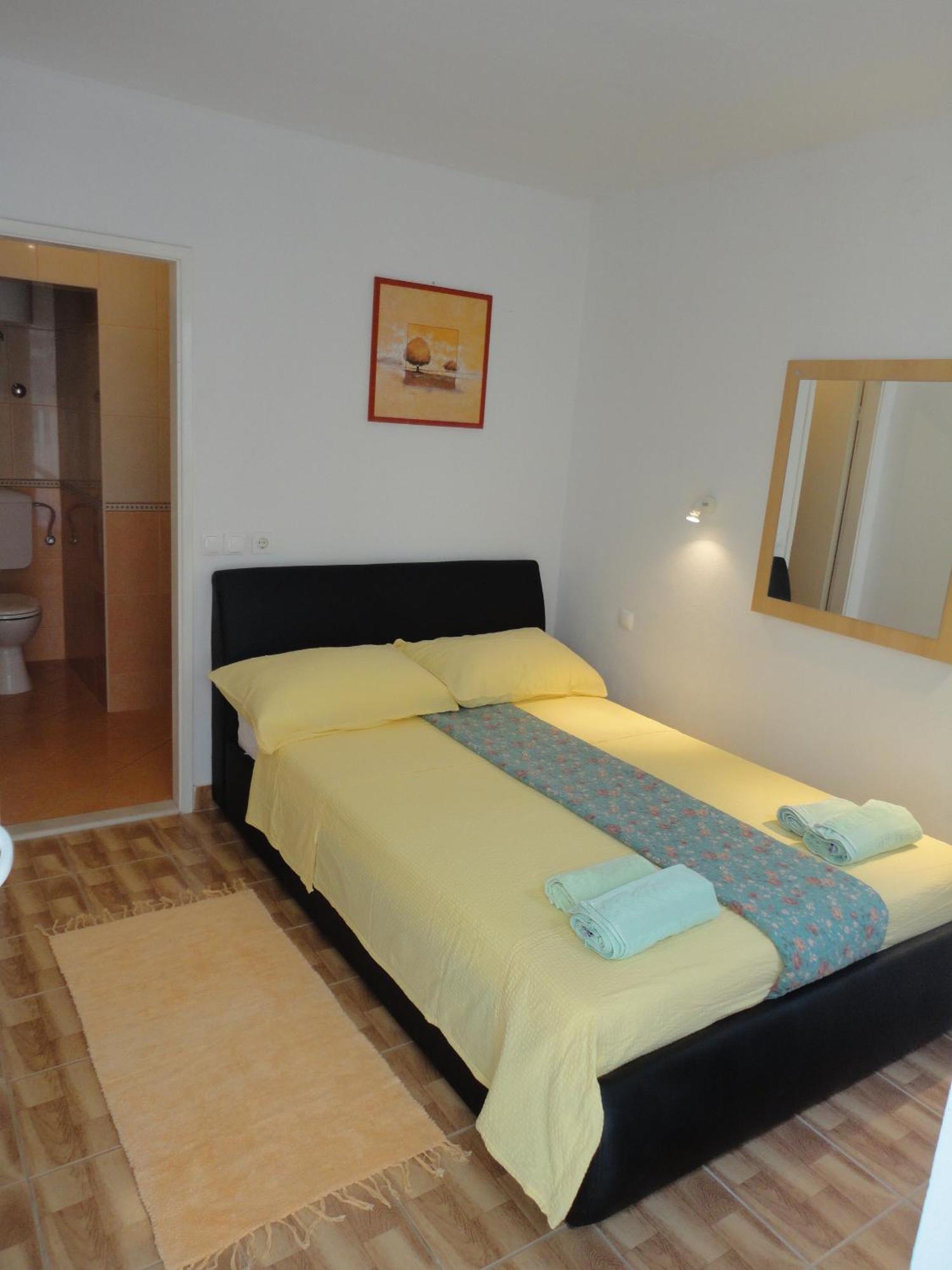 Guesthouse Iva ฮวาร์ ภายนอก รูปภาพ